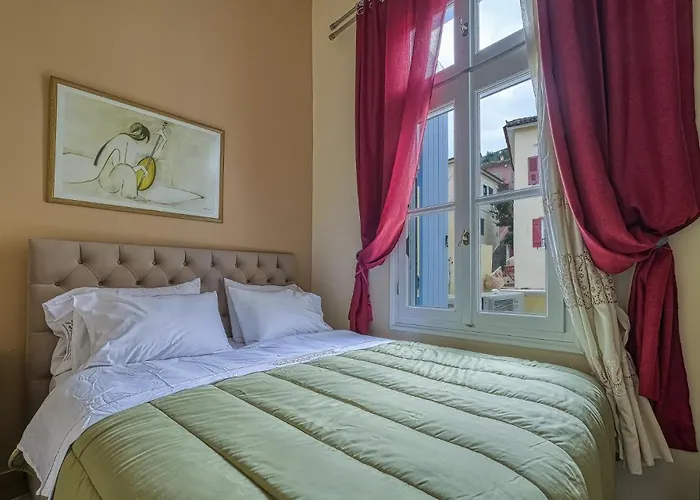 Theodoros Kolokotronis בית הארחה 3*